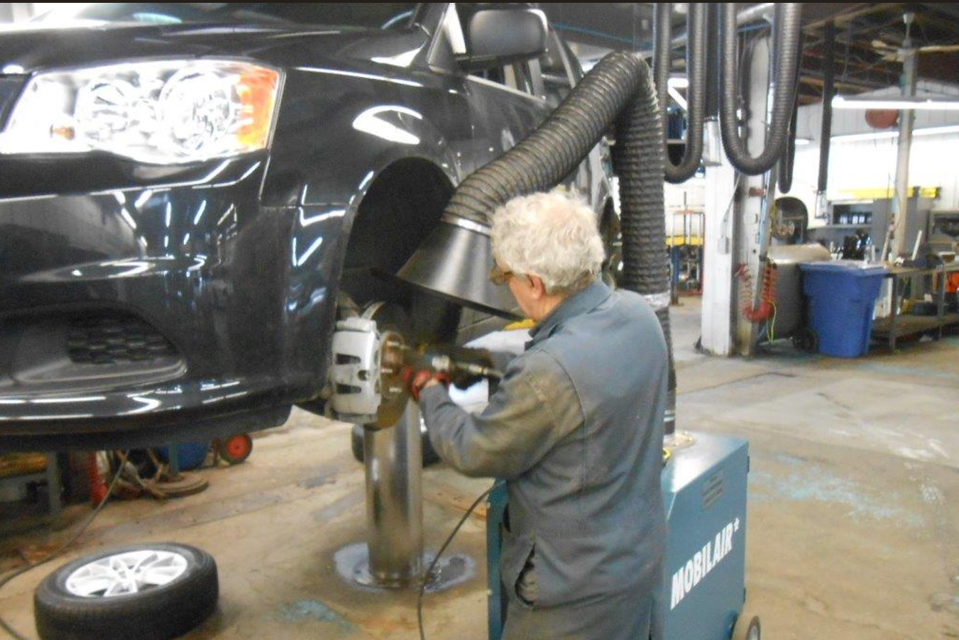 How to choose a dust collector for a small auto body shop?